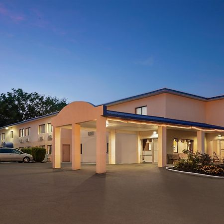The Cayuga Inn At The Finger Lakes Auburn Exteriör bild