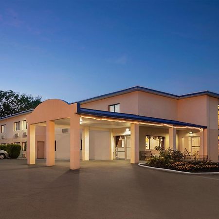 The Cayuga Inn At The Finger Lakes Auburn Exteriör bild